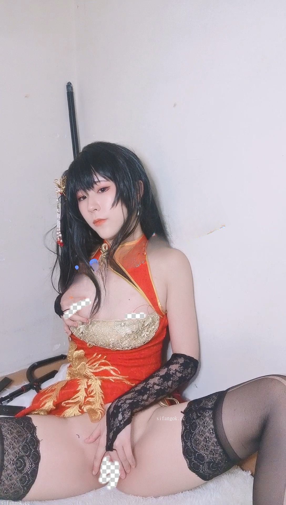 荃冉 - 知名COSER/quan冉 绝密高价定制 露脸露三点 道具自慰
