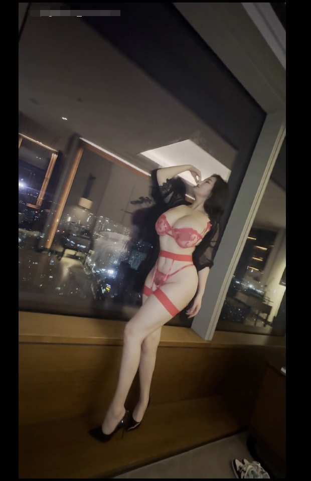 易阳 - 重磅巨乳 最新流出露点真空诱惑+ 微密圈付费福利